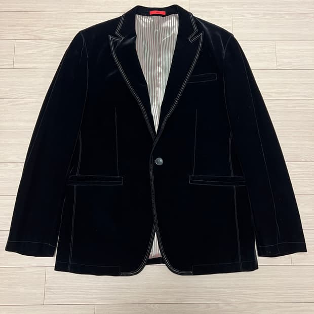 SIEG 블랙 벨벳 싱글 자켓 / 스티치 포인트 / 클래식 & 유니크 무