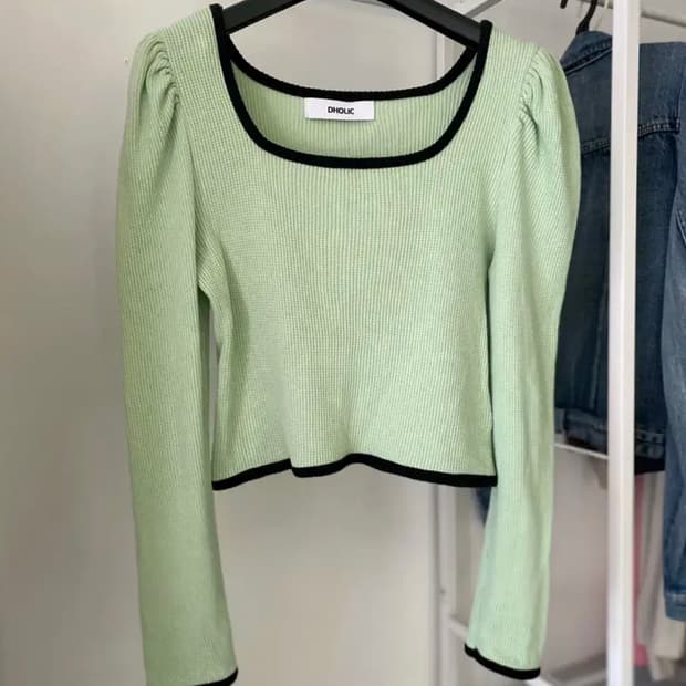 연두 스퀘어넥 퍼프 탑 상의 티셔츠 롱슬리브