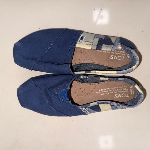 탐스(TOMS) 네이비 체크 블록 알파르가타 슬립온