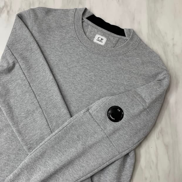 CP컴퍼니 맨투맨