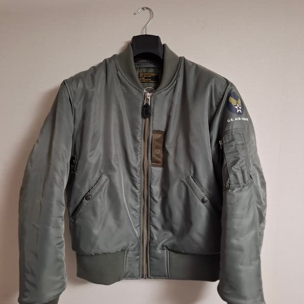 아웃스탠딩 ma-1 (sage green s)