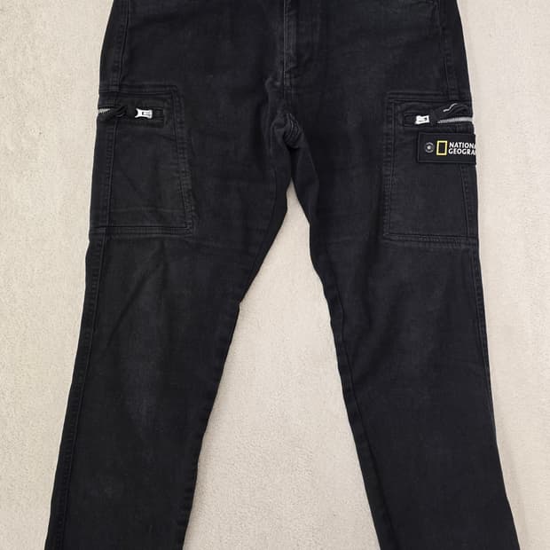 네셔널지오그래픽 남자 카고지퍼바지.  
싸이즈 30