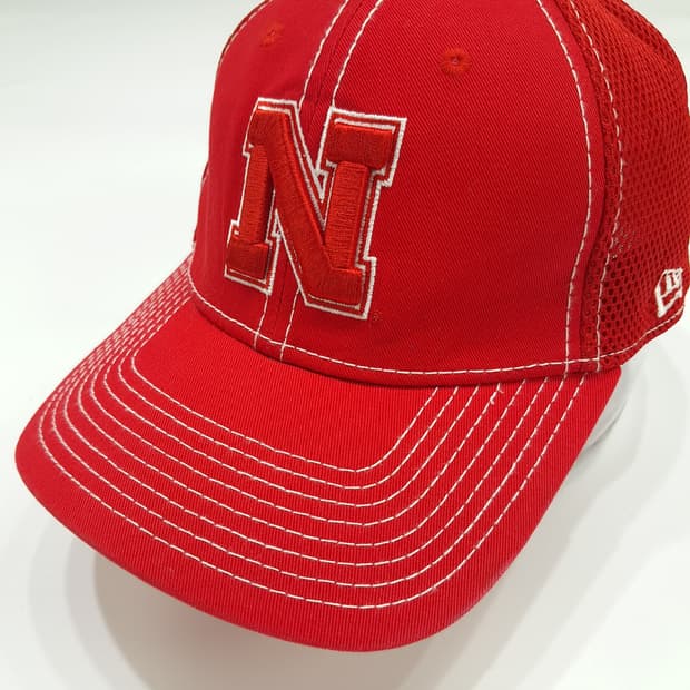 뉴에라 Huskers 메쉬 트러커캡 P1248