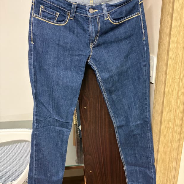 여자 리바이스 524 로우라이즈 스키니진