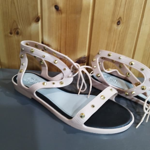 235mm 멜리사 x 제이슨우 아르테미스 스터드 샌들