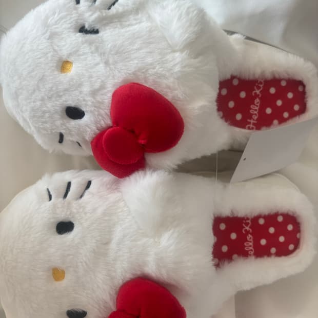 산리오 키티 헬로키티 룸슬리퍼 털 실내화 (새상품)  화이트