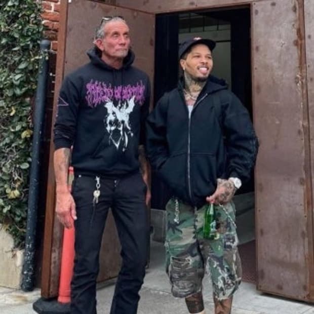 [구해요] 크롬하츠 RS 플레어진 블랙