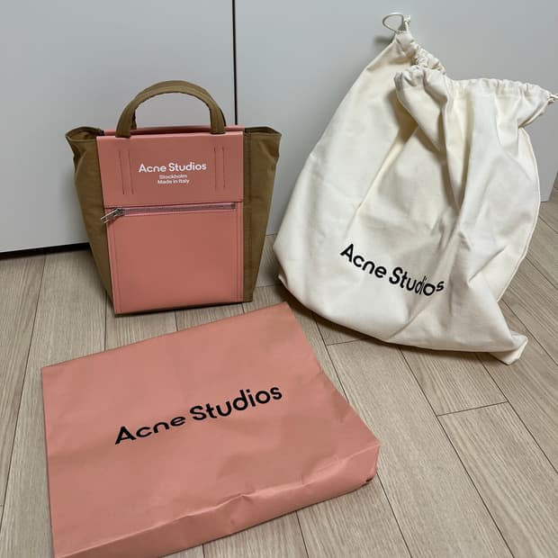 아크네 스튜디오 베이커 아웃 미니 토트백 브라운 핑크