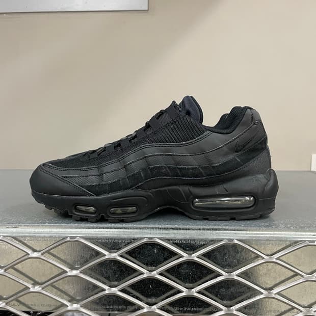나이키 에어맥스 95 에센셜 블랙 270