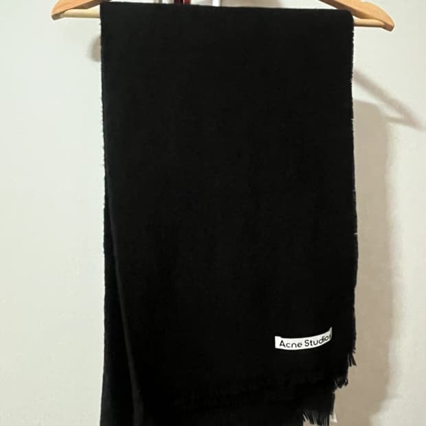 아크네 스튜디오 블랙 롱머플러