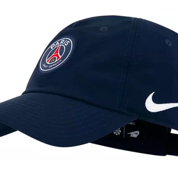나이키 파리 생제르맹 클럽 풋볼 언스트럭처 캡 팝니다.