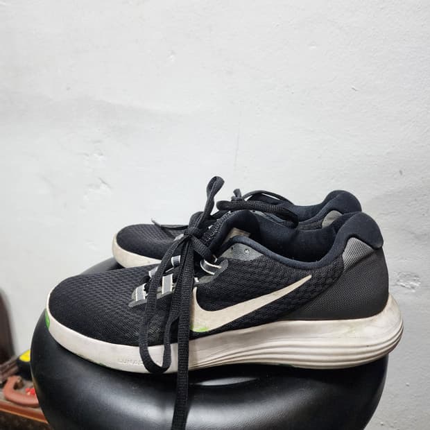 나이키 루나 검흰 운동화