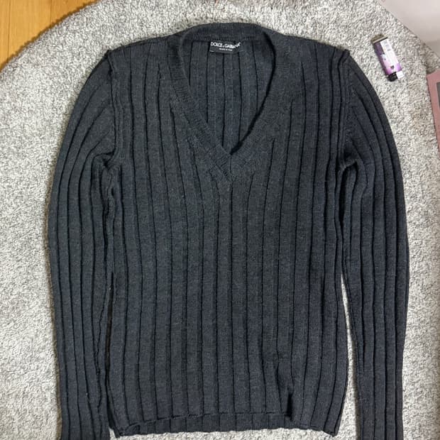 돌체앤가바나 버진울 브이넥 니트