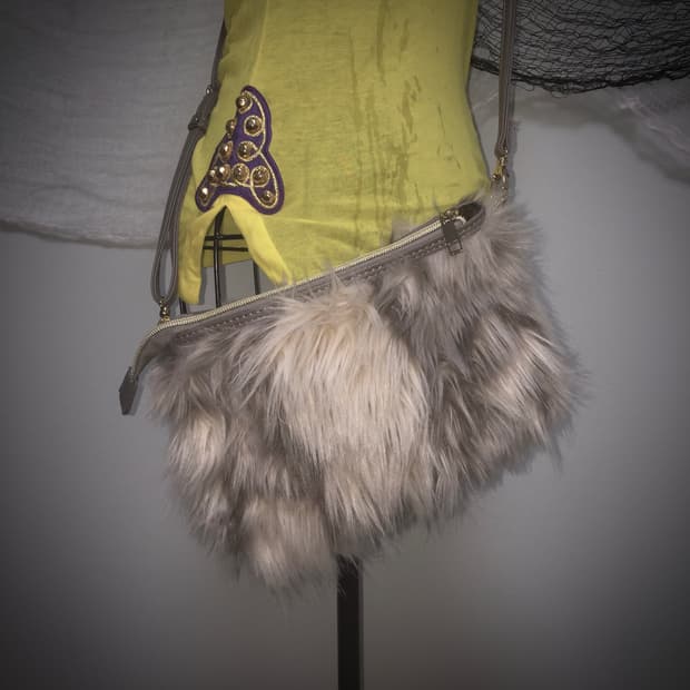 y2k white&choco fur cross bag