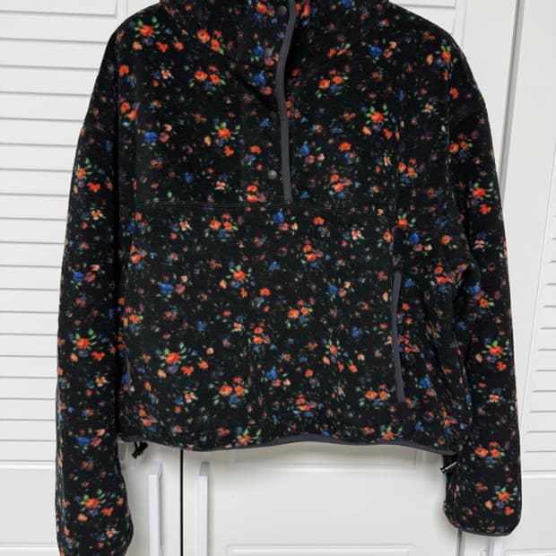 BEAKER 비이커 플라워 후리스