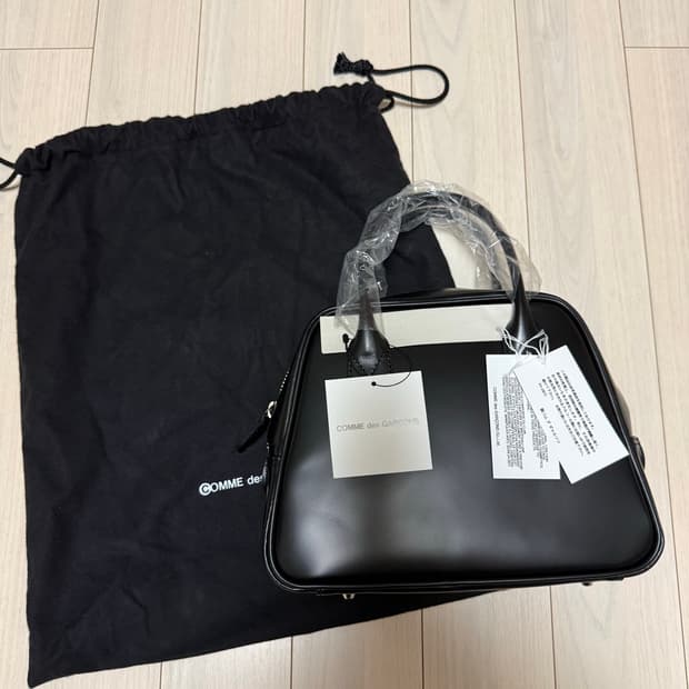 (새상품) 꼼데가르송 아오야마 라운드 2호