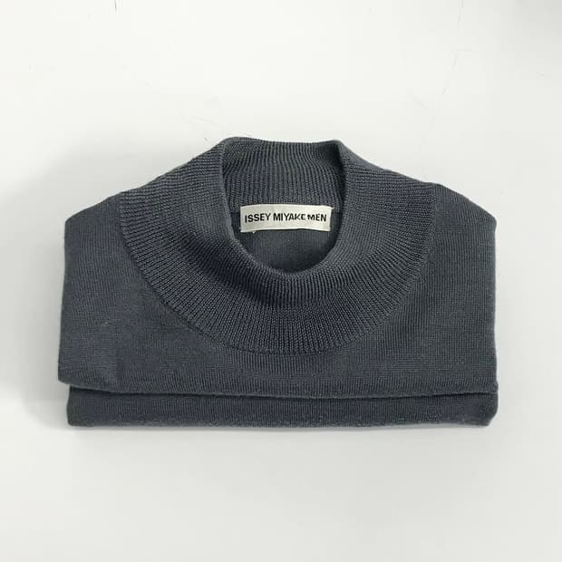 Issey Miyake Men mockneck knit