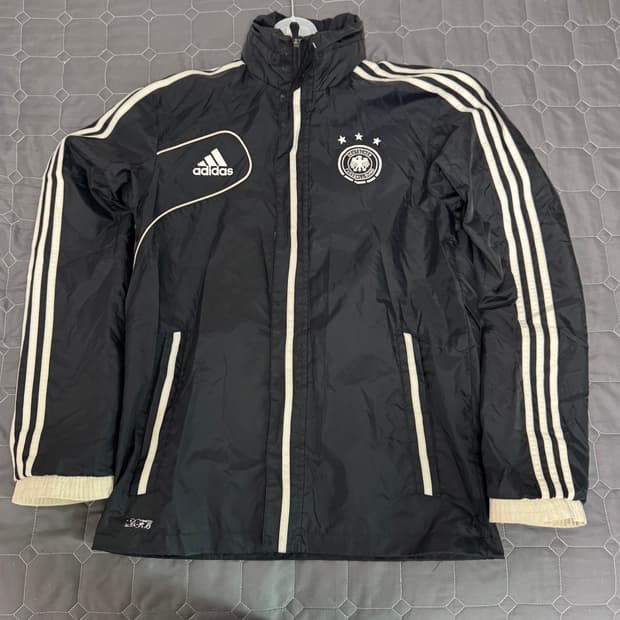 아디다스 바람막이 팔아요 