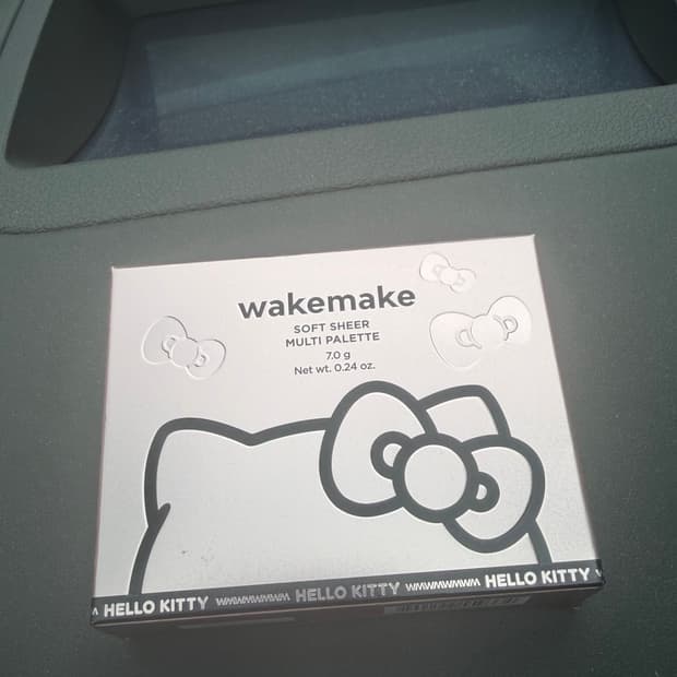 웨이크메이크 헬로키티 팔레트 13 핑크쉘