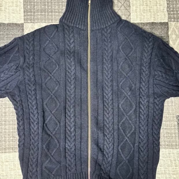 밀로 프레즐 니트 집업 M