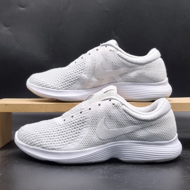 나이키 레볼루션4 여성런닝화240 