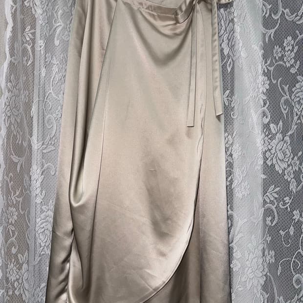 EHHA 새틴 스커트