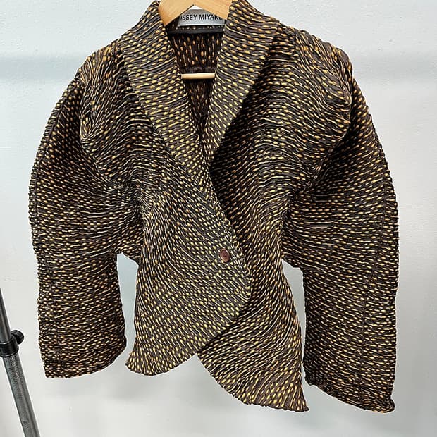 여) 이세이미야케 플리츠 가디건 