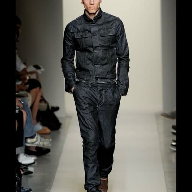 보테가베네타 슬림핏 왁스 코팅 데님 자켓 48