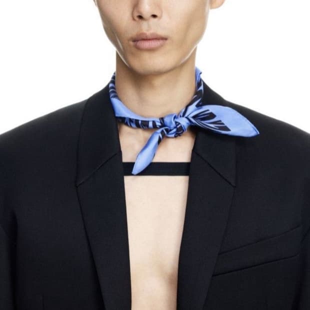 H&M × Mugler 실크 스카프