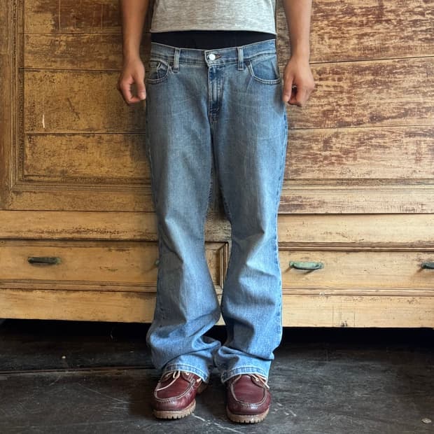 Levi’s 515 빈티지 워싱 부츠컷 데님 팬츠