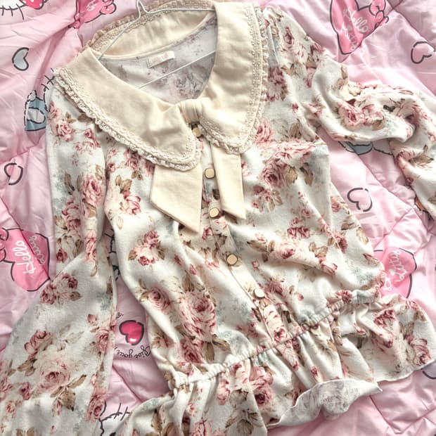 리즈리사 플로럴 고전 희귀 매물 니트 블라우스