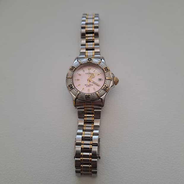 Seiko 핑크 여성 시계