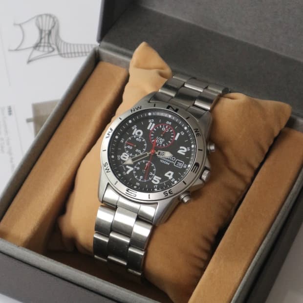 시계 chronograph 100m quartz