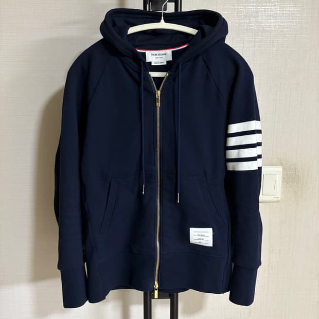 톰브라운 사선완장 후드집업 네이비 새상품급
