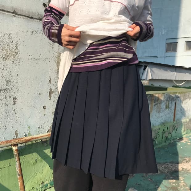 네이비 플리츠 랩 스커트