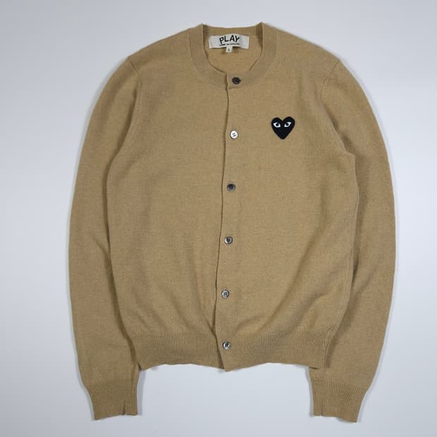 꼼데가르송 베이지 와펜 가디건 