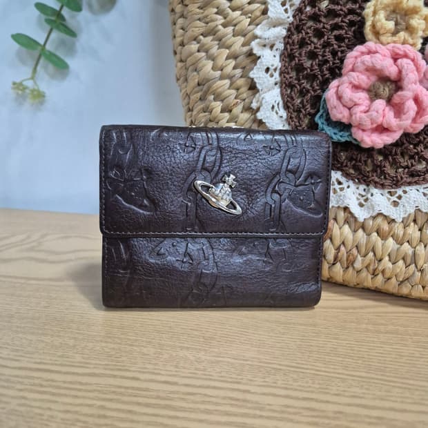 VivienneWestwood intaglio pattern wallet