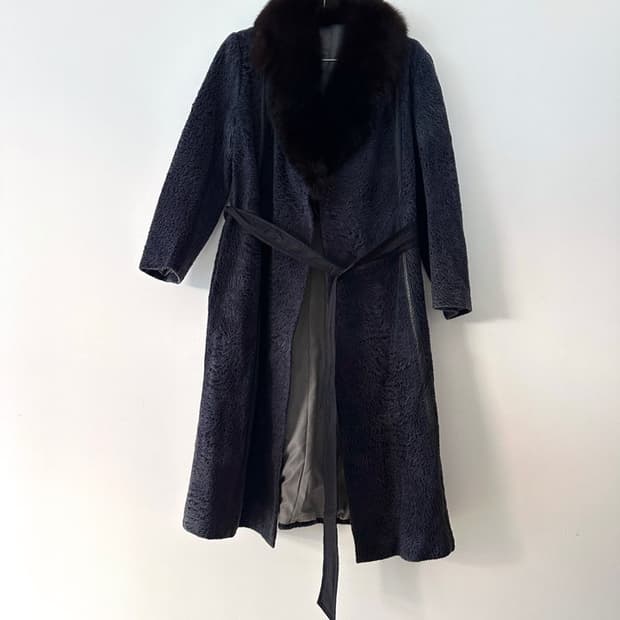 Femine hard strap fur jacket 