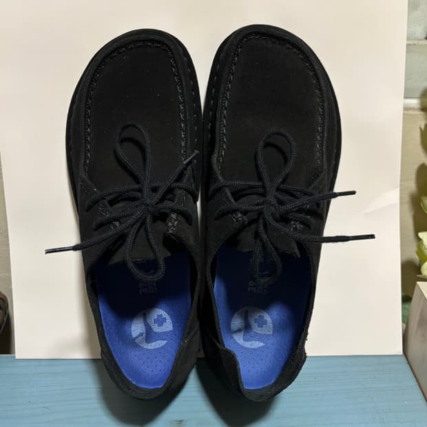 버켄스탁 우티 레이스 스웨이드 블랙 250 39사이즈