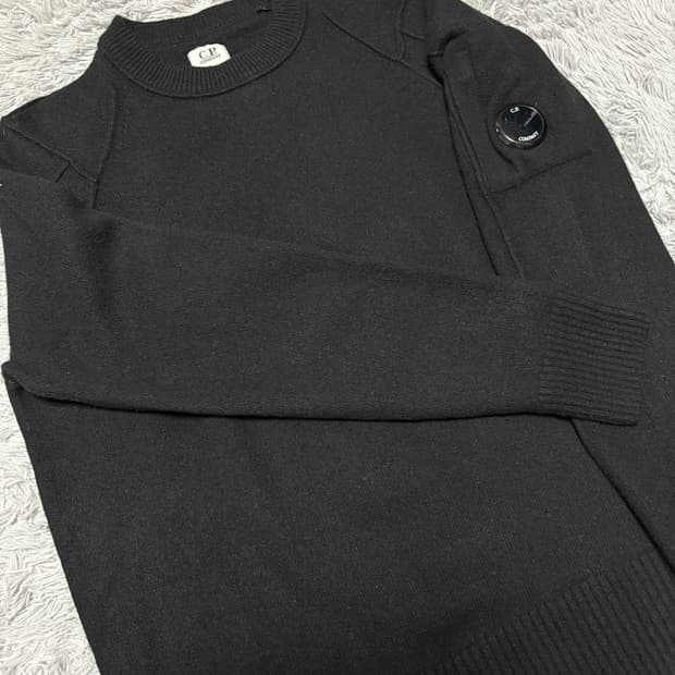 CP컴퍼니 렌즈 와펜 니트