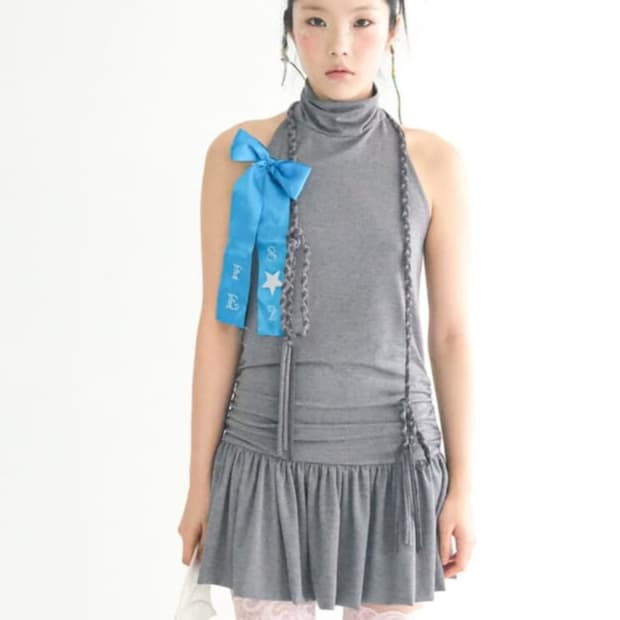 샵페어리 홀터넥 져지 셔링 드레스 다크그레이