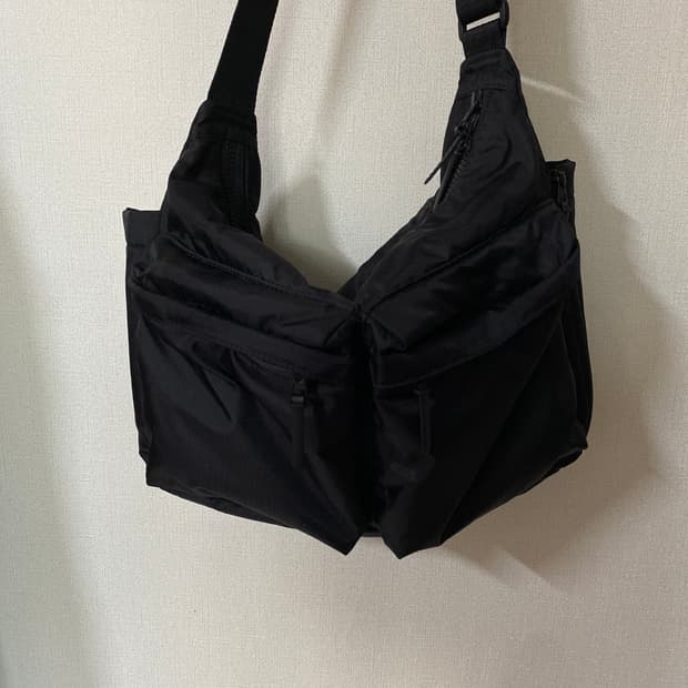 유니클로 포켓 백 블랙 