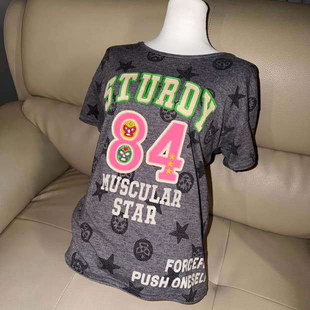 Rough mask & star pattern lettering top