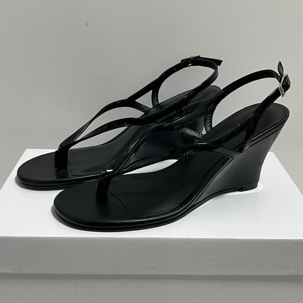 [36,37,38]기마구아스 웨지 샌들/블랙