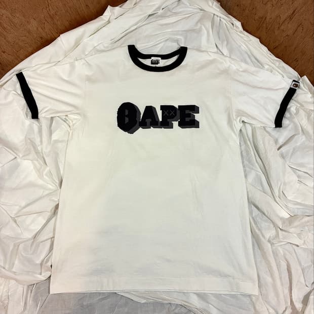 베이프 × 카우스 2005 화이트 BAPEKAWS 링거 티셔츠