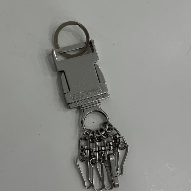 크리스반아쉐x이스트백 11시즌 키링(설명글 참조)