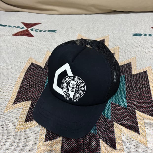 크롬하츠 도버스트릿마켓 트러커 캡