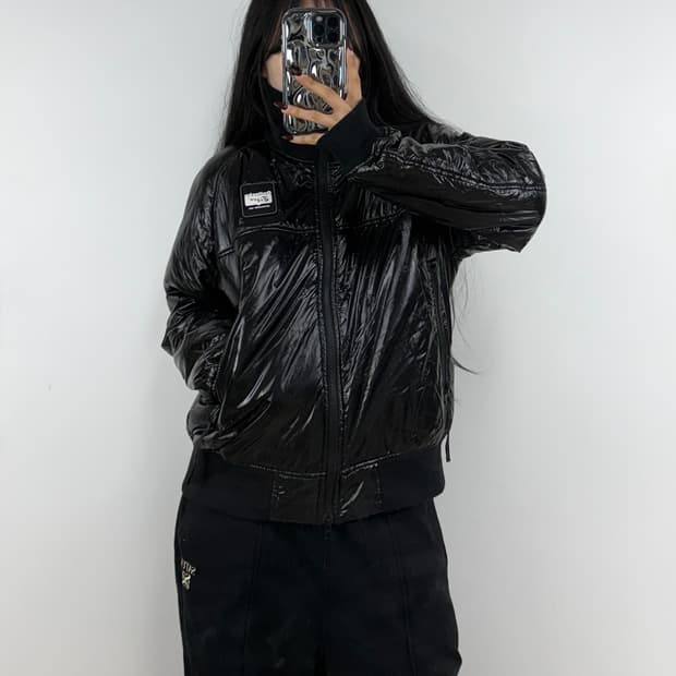 오니츠카 타이거 유광 패딩 집업 자켓 E277