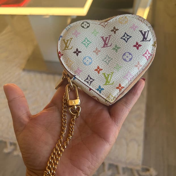루이비통 멀티 하트지갑
