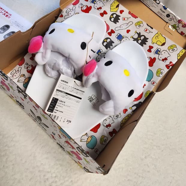 아디다스 헬로키티 슬리퍼 235